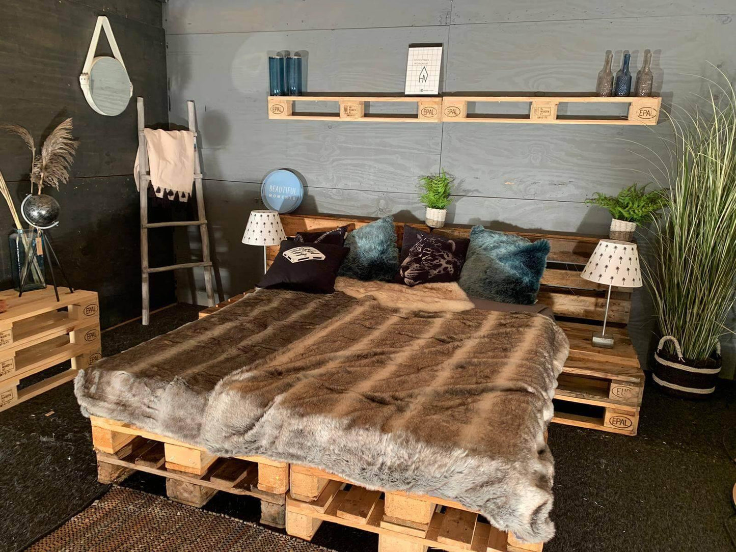 Pallet Bed 240 x 200 cm | 80 x 120 cm B-keus europallets - Online-Pallets