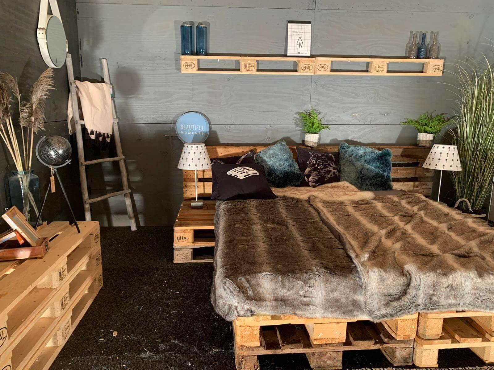 Pallet Bed 240 x 200 cm | 80 x 120 cm B-keus europallets - Online-Pallets