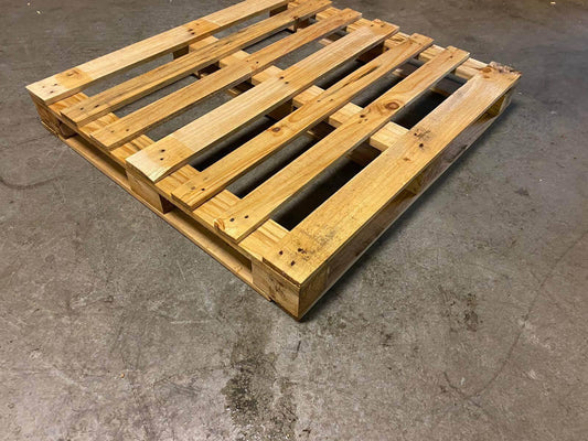 Gebruikte Pallet 105x105cm - Online-Pallets