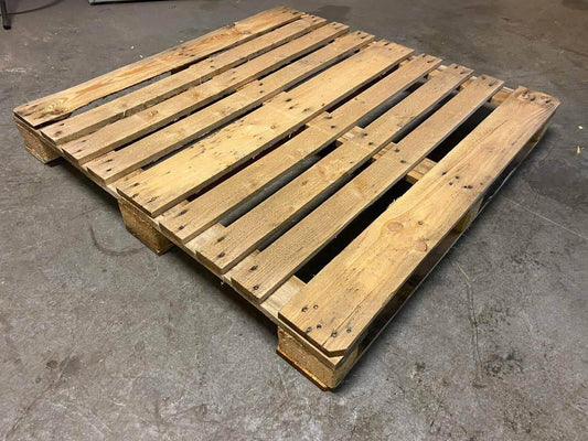 Gebruikte Pallet 115x115cm - Online-Pallets